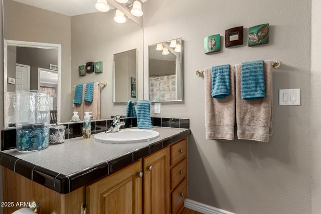 804 E TEE Street, San Tan Valley, AZ 85140