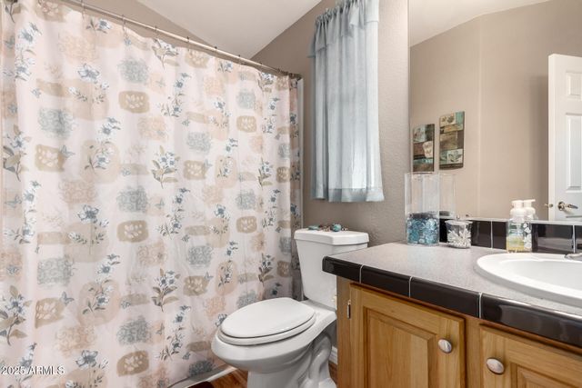 804 E TEE Street, San Tan Valley, AZ 85140