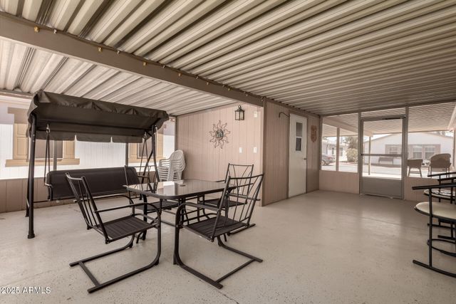 804 E TEE Street, San Tan Valley, AZ 85140