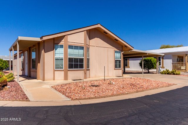 804 E TEE Street, San Tan Valley, AZ 85140
