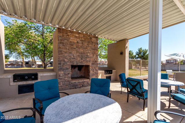 804 E TEE Street, San Tan Valley, AZ 85140