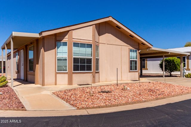 804 E TEE Street, San Tan Valley, AZ 85140