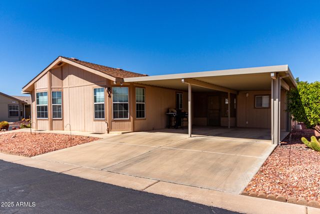 804 E TEE Street, San Tan Valley, AZ 85140