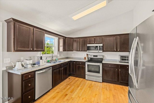 1326 Meadow Creek Lane, Jonesborough, TN 37659