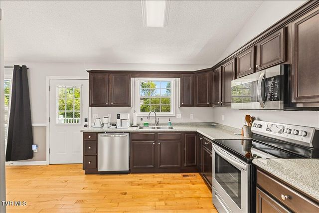 1326 Meadow Creek Lane, Jonesborough, TN 37659