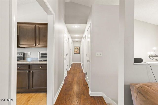 1326 Meadow Creek Lane, Jonesborough, TN 37659