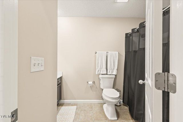 1326 Meadow Creek Lane, Jonesborough, TN 37659