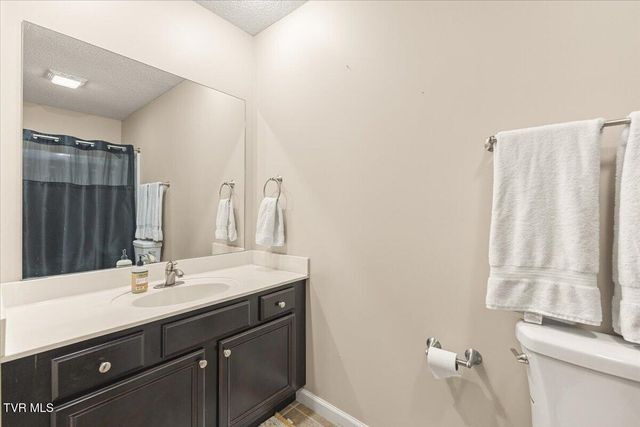 1326 Meadow Creek Lane, Jonesborough, TN 37659