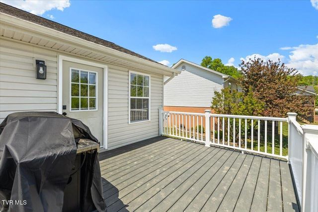 1326 Meadow Creek Lane, Jonesborough, TN 37659