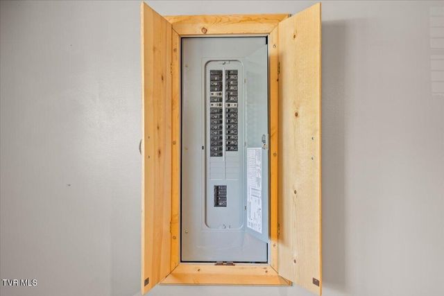 1326 Meadow Creek Lane, Jonesborough, TN 37659