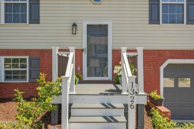 1326 Meadow Creek Lane, Jonesborough, TN 37659