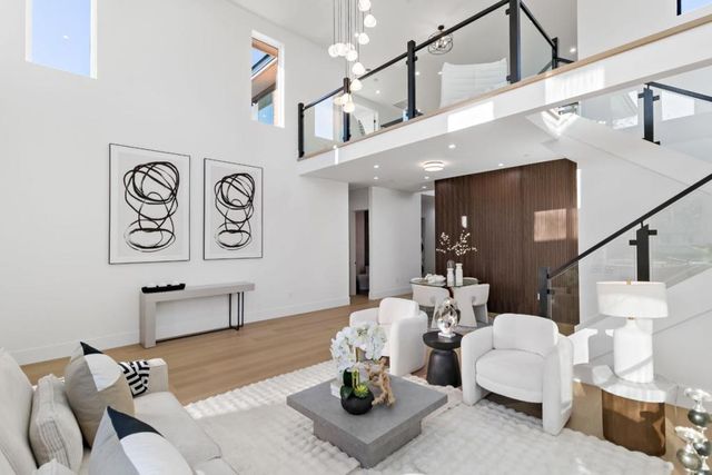 1040 W Riverside Way, San Jose, CA 95129