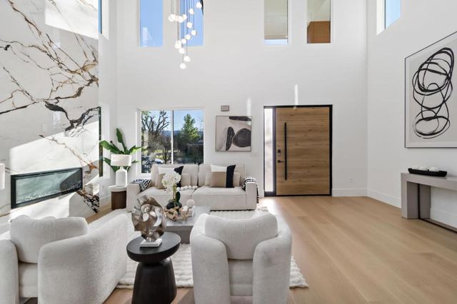 1040 W Riverside Way, San Jose, CA 95129