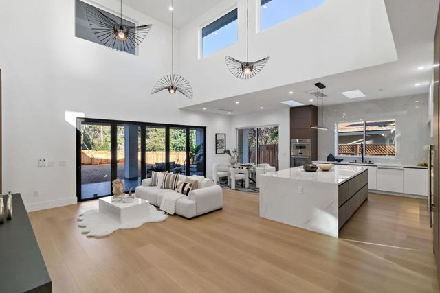 1040 W Riverside Way, San Jose, CA 95129