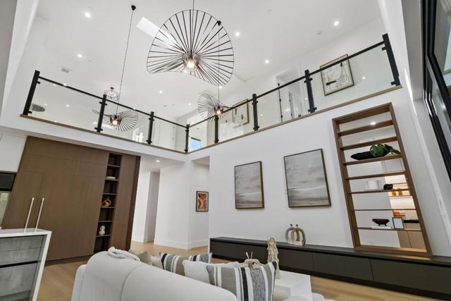 1040 W Riverside Way, San Jose, CA 95129