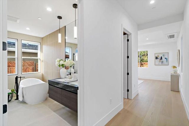 1040 W Riverside Way, San Jose, CA 95129