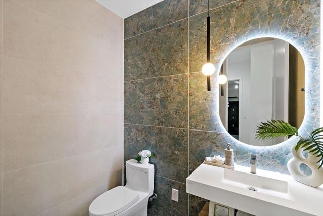 1040 W Riverside Way, San Jose, CA 95129