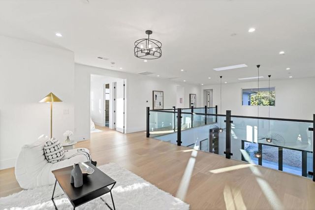 1040 W Riverside Way, San Jose, CA 95129