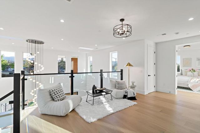 1040 W Riverside Way, San Jose, CA 95129