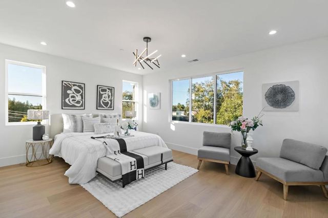 1040 W Riverside Way, San Jose, CA 95129