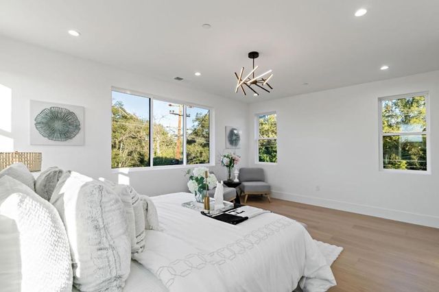 1040 W Riverside Way, San Jose, CA 95129