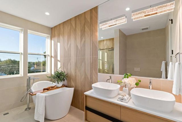 1040 W Riverside Way, San Jose, CA 95129