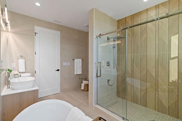 1040 W Riverside Way, San Jose, CA 95129