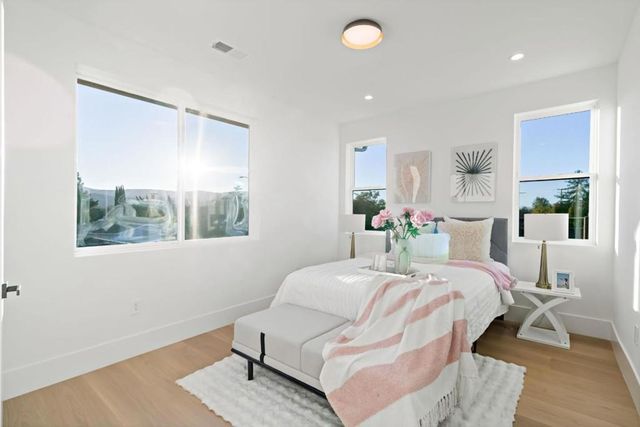 1040 W Riverside Way, San Jose, CA 95129