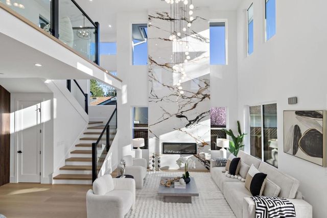 1040 W Riverside Way, San Jose, CA 95129