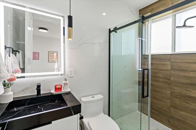 1040 W Riverside Way, San Jose, CA 95129