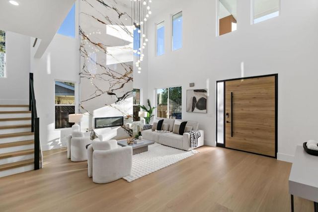 1040 W Riverside Way, San Jose, CA 95129