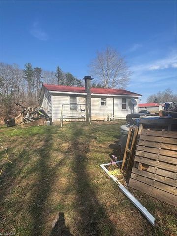 112 Hardwick Lane, Lowgap, NC 27024