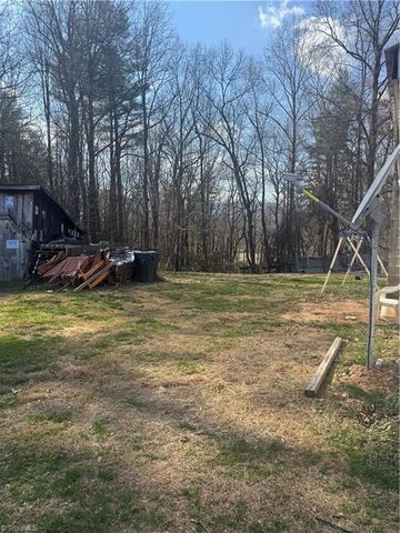 112 Hardwick Lane, Lowgap, NC 27024