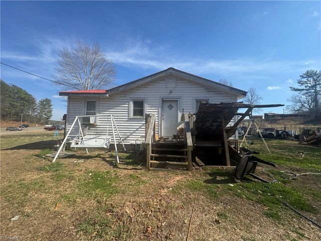 112 Hardwick Lane, Lowgap, NC 27024