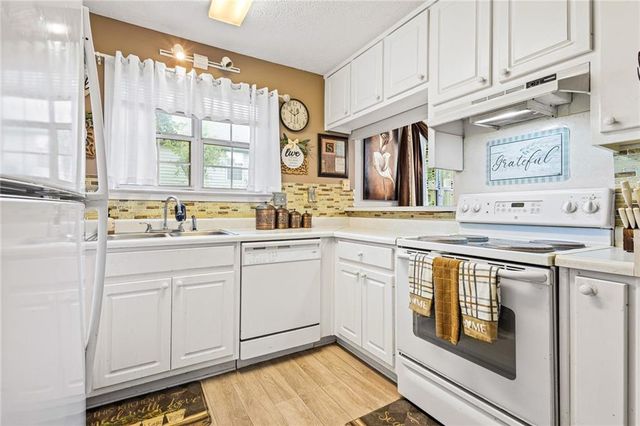 1241 Larkwood Drive, Jonesboro, GA 30238