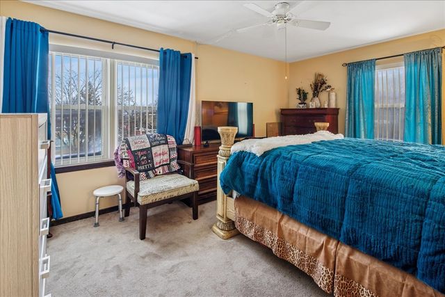 475 SHENSTONE Road 304, Riverside, IL 60546