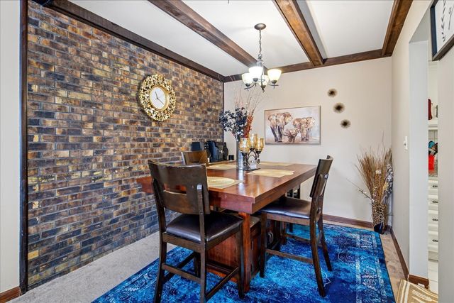 475 SHENSTONE Road 304, Riverside, IL 60546