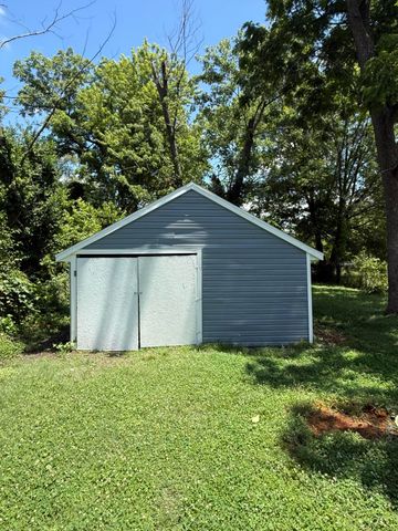 1324 N Wabash Avenue, Springfield, MO 65802