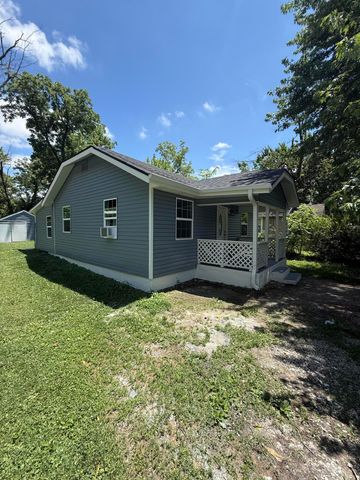 1324 N Wabash Avenue, Springfield, MO 65802
