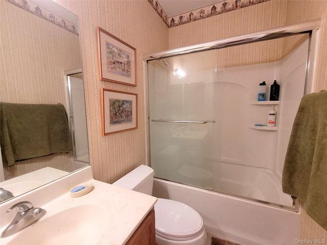 20 Sonata Court, Lake Grove, NY 11755