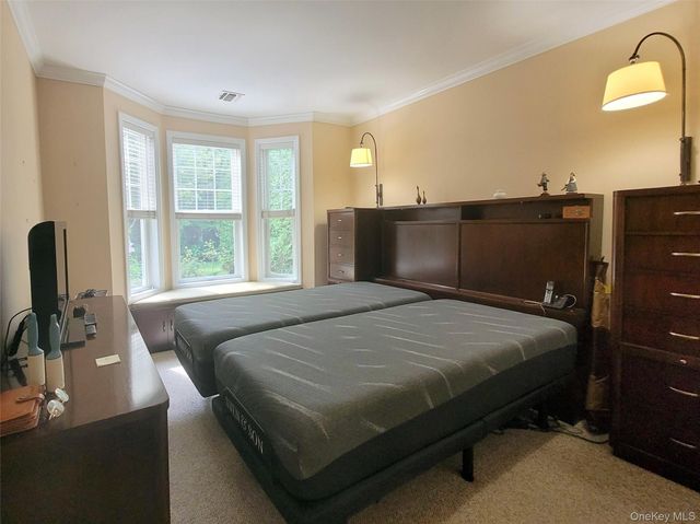 20 Sonata Court, Lake Grove, NY 11755