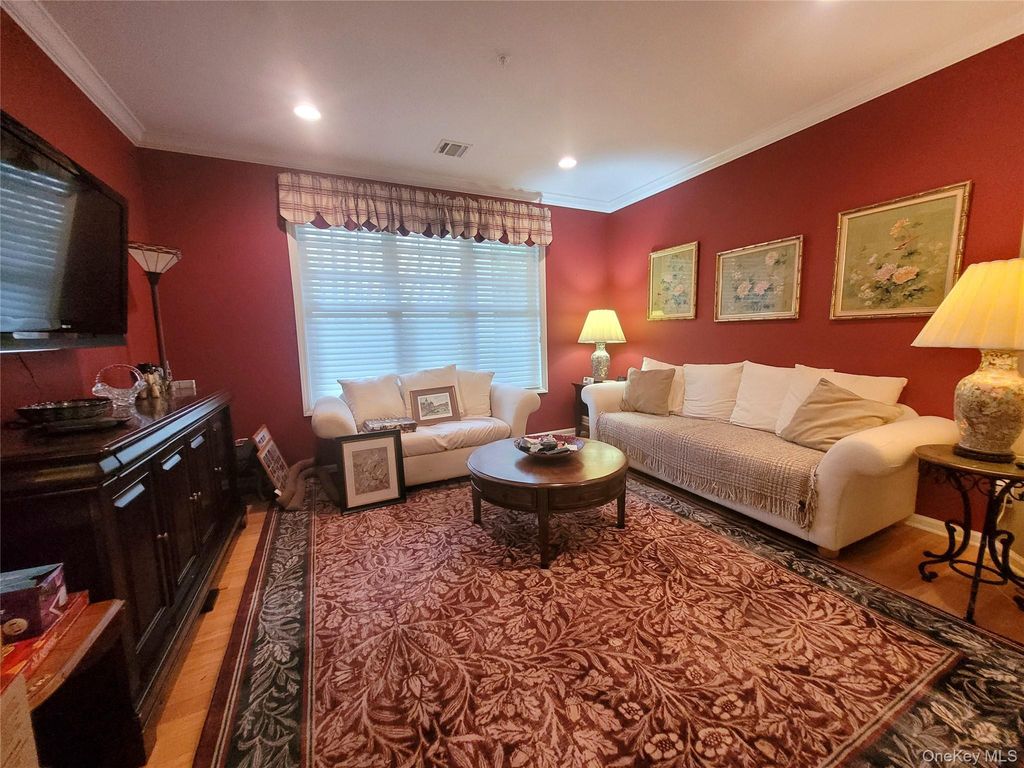 20 Sonata Court, Lake Grove, NY 11755 — photo 2