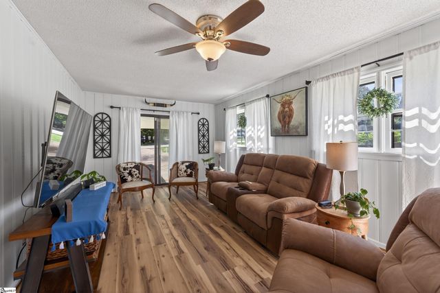 135 W Church Street, Cowpens, SC 29330