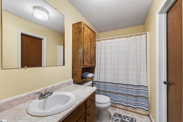 135 W Church Street, Cowpens, SC 29330