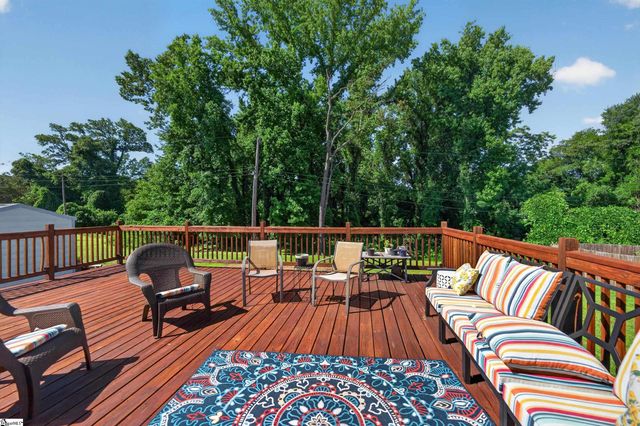 135 W Church Street, Cowpens, SC 29330