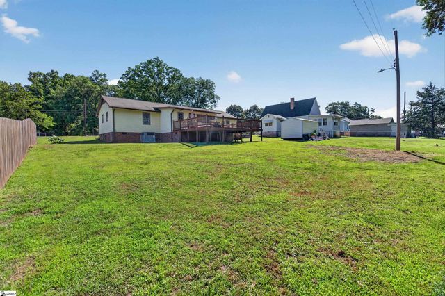 135 W Church Street, Cowpens, SC 29330