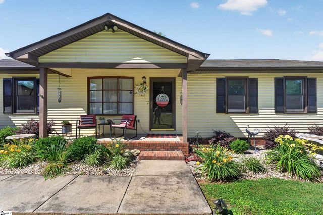 135 W Church Street, Cowpens, SC 29330