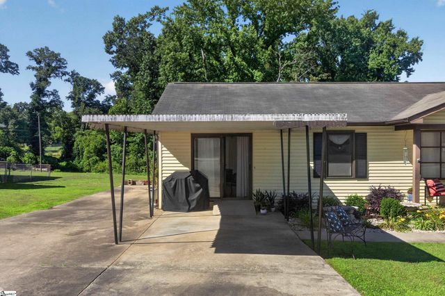 135 W Church Street, Cowpens, SC 29330