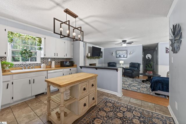 135 W Church Street, Cowpens, SC 29330