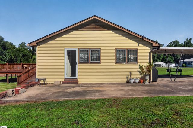 135 W Church Street, Cowpens, SC 29330
